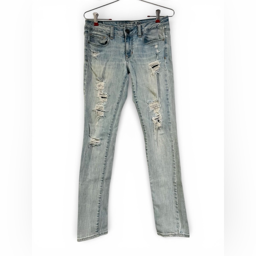 American Eagle Outfitters Light Blue Distressed Skinny Jeans